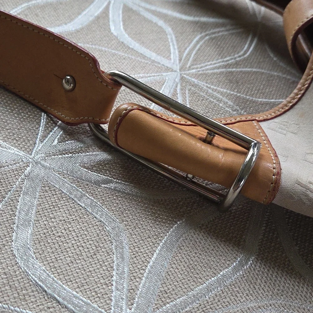Dooney & Bourke Shoulder Satchel!